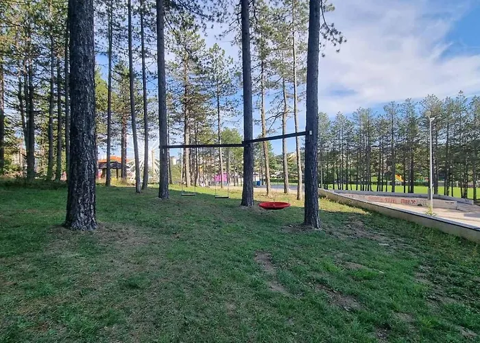 Lika فيلة زلاتيبور